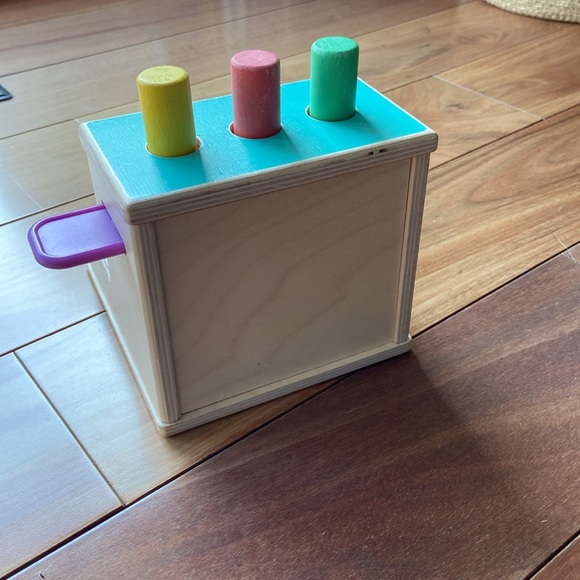 Lovevery Wooden Peg Drop Puzzle Toy - Picture 4 of 9